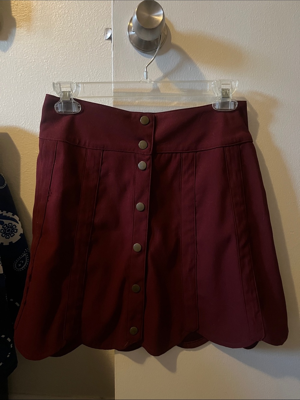 Love Riche Button-Front Scalloped Hem Skirt in Burgundy